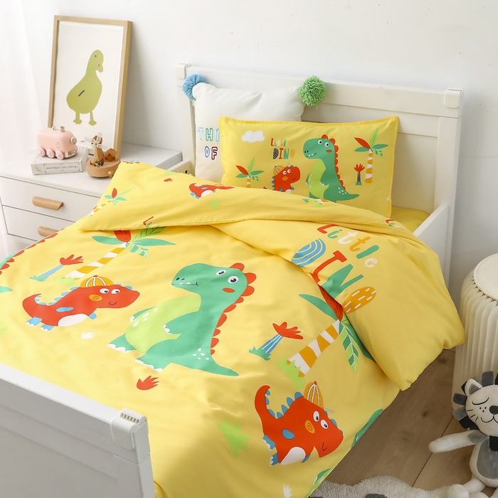 91家纺网 家纺一手货源 找家纺 鱼宝 2025新款全棉幼儿园套件 恐龙兄弟黄