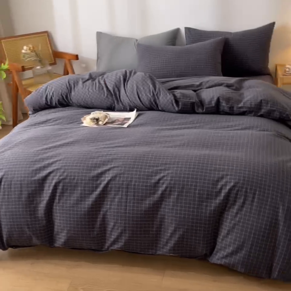 91家纺网 家纺一手货源 找家纺 2025新款全棉色织水洗棉四件套被套三件套系列 灰小方格