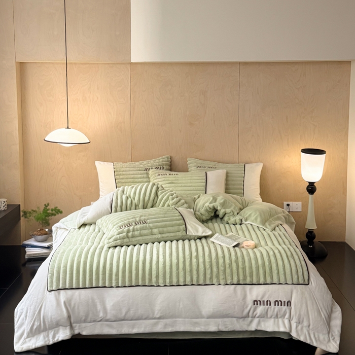 91家纺网 家纺一手货源 找家纺 左视觉 miu风兔毛绒套件样片