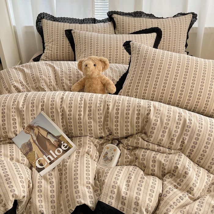 91家纺网 家纺一手货源 找家纺 2025新款全棉黑边双层纱花边款四件套 花边款-画染