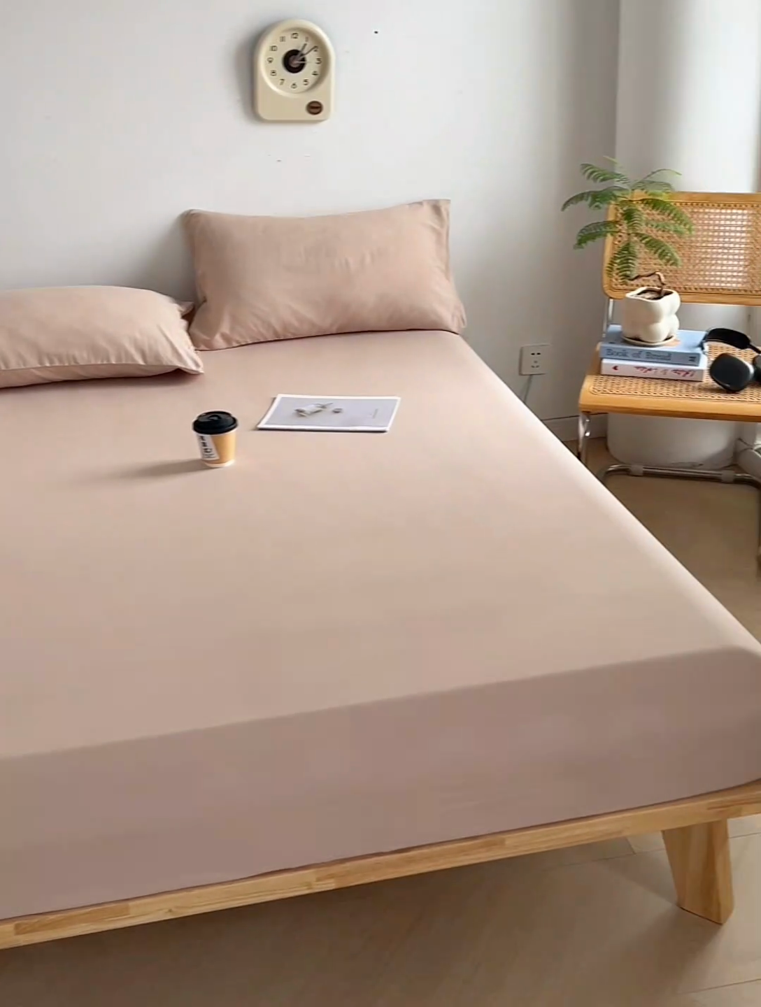 91家纺网 家纺一手货源 找家纺 贝拉梦家纺 2024新款超柔水洗棉纯色简约单品床笠枕套 可可蛋奶