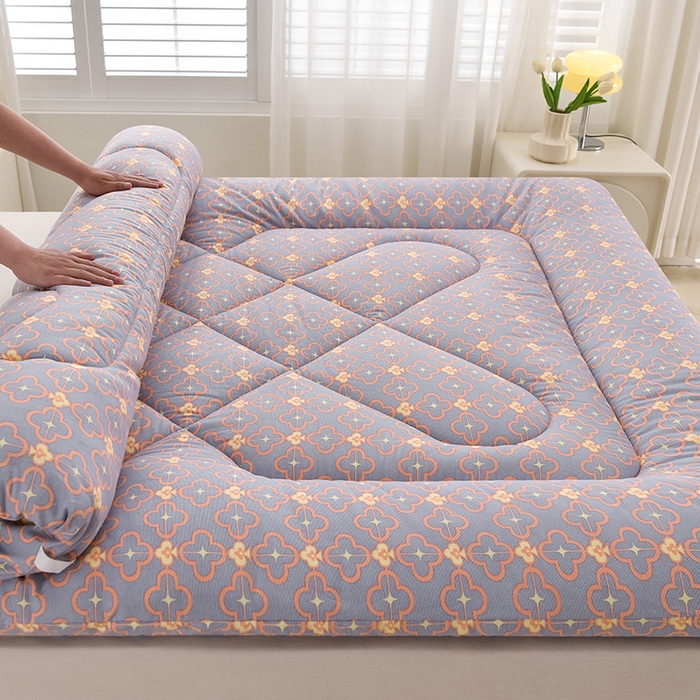 91家纺网 家纺一手货源 找家纺 富威堡家纺 2025新款双层纱棉花床垫 琉金岁月（灰蓝）