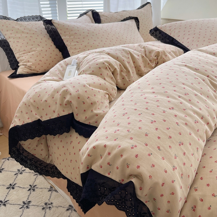 91家纺网 家纺一手货源 找家纺 2025新款全棉黑边双层纱花边款四件套 花边款-韩式小花