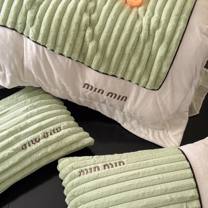 91家纺网 家纺一手货源 找家纺 左视觉 miu风兔毛绒套件样片