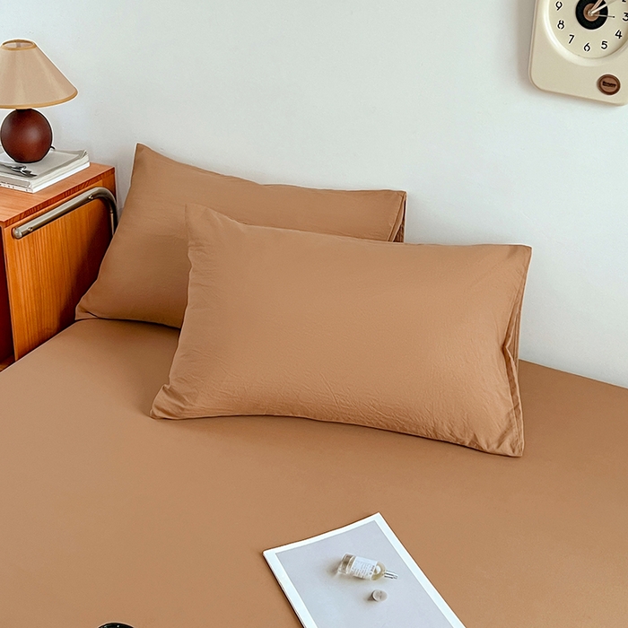 91家纺网 家纺一手货源 找家纺 贝拉梦家纺 2024新款超柔水洗棉纯色简约单品床笠枕套 焦糖