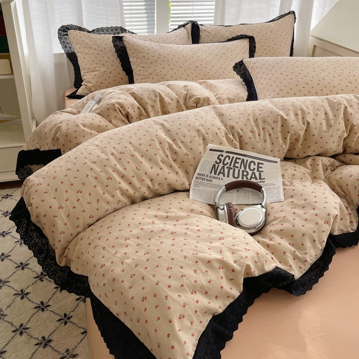 91家纺网 家纺一手货源 找家纺 2025新款全棉黑边双层纱花边款四件套 花边款-韩式小花