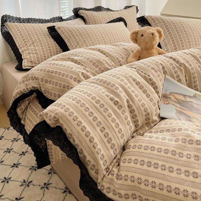 91家纺网 家纺一手货源 找家纺 2025新款全棉黑边双层纱花边款四件套 花边款-画染