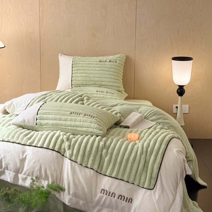 91家纺网 家纺一手货源 找家纺 左视觉 miu风兔毛绒套件样片