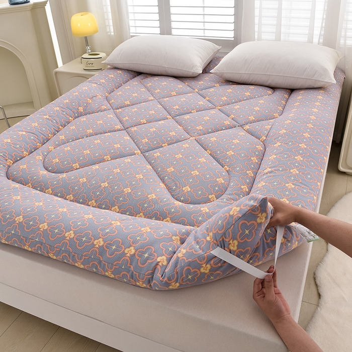 91家纺网 家纺一手货源 找家纺 富威堡家纺 2025新款双层纱棉花床垫 琉金岁月（灰蓝）