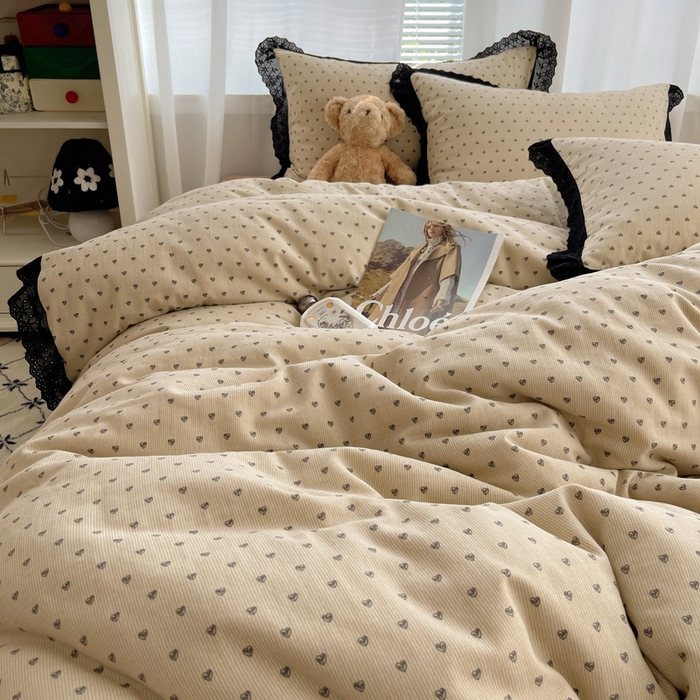 91家纺网 家纺一手货源 找家纺 2025新款全棉黑边双层纱花边款四件套 花边款-小爱心