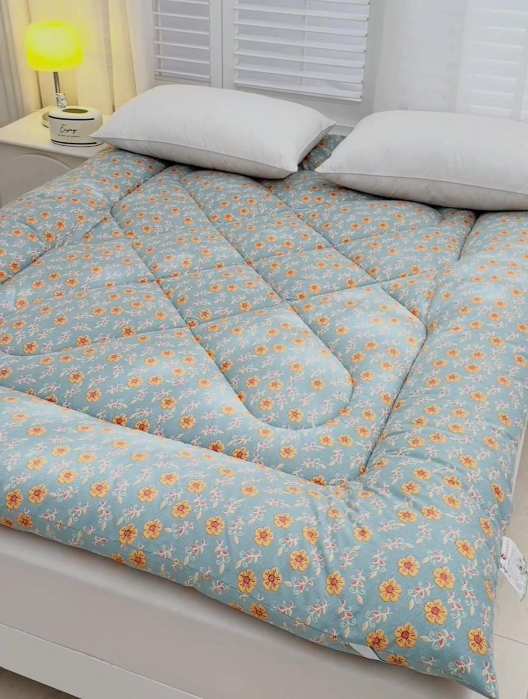 91家纺网 家纺一手货源 找家纺 富威堡家纺 2025新款双层纱棉花床垫 桃花朵朵（蓝）