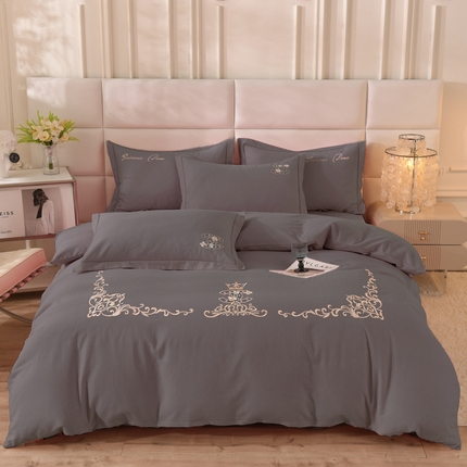 91家纺网 家纺一手货源 找家纺 （总）磨毛世家家纺 2025秋冬新款素色加厚绣花四件套纯色