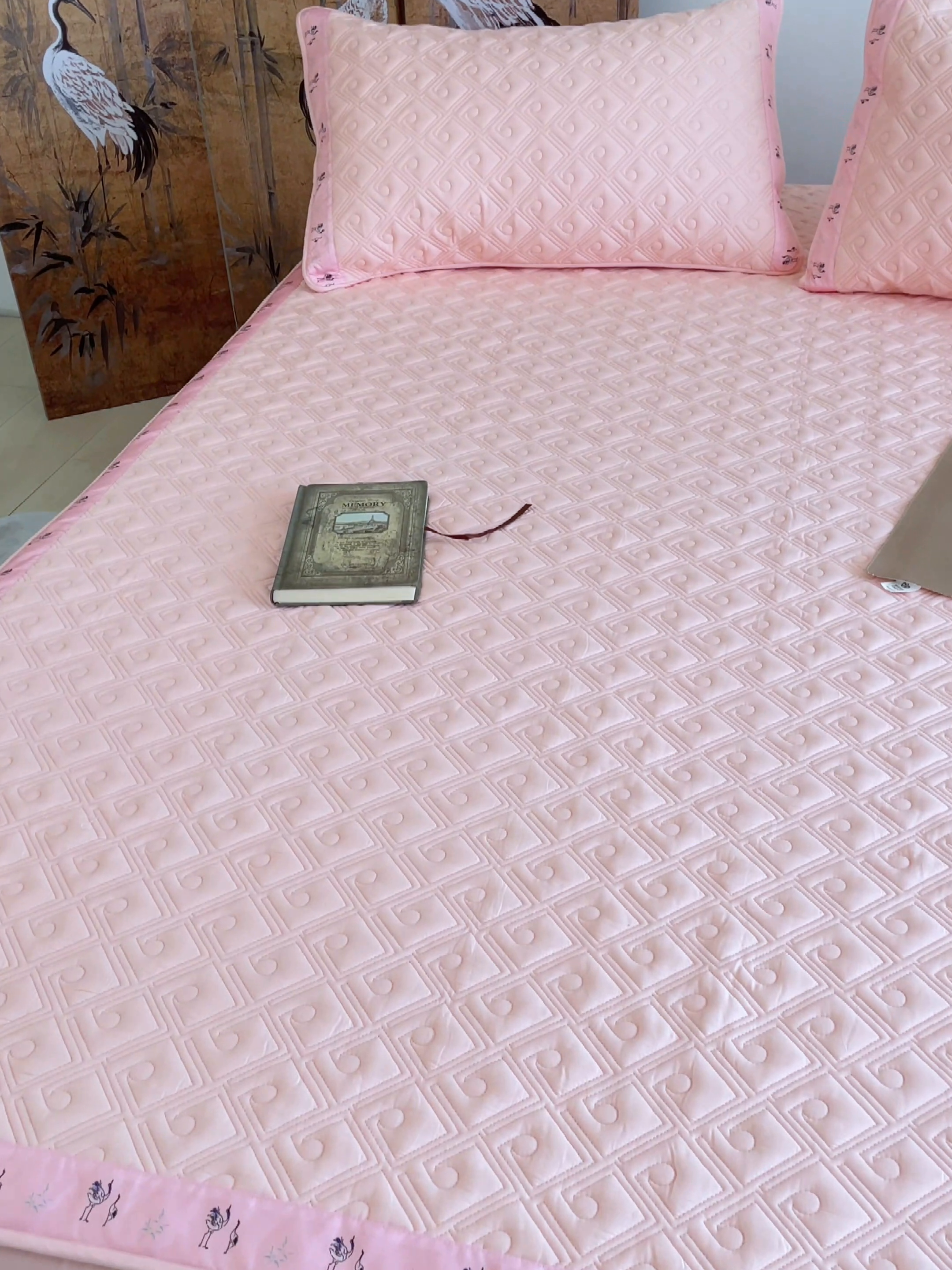 91家纺网 家纺一手货源 找家纺 豪选家纺 2025最新上市秋冬新品爆款国风纯棉新疆棉夹棉床笠四季款   国风-玉色