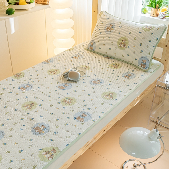 91家纺网 家纺一手货源 找家纺 X猫先生  2024新款小清新印花全棉床盖学生床盖套件-跑量款 4蜜罐熊