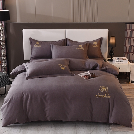 91家纺网 家纺一手货源 找家纺 （总）磨毛世家家纺 2025秋冬新款素色加厚绣花四件套纯色