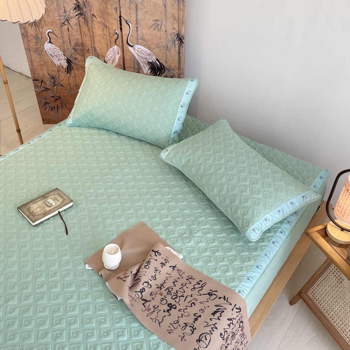 91家纺网 家纺一手货源 找家纺 豪选家纺 2025最新上市秋冬新品爆款国风纯棉新疆棉夹棉床笠四季款   国风-水绿