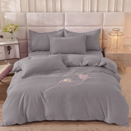 91家纺网 家纺一手货源 找家纺 （总）磨毛世家家纺 2025秋冬新款素色加厚绣花四件套纯色