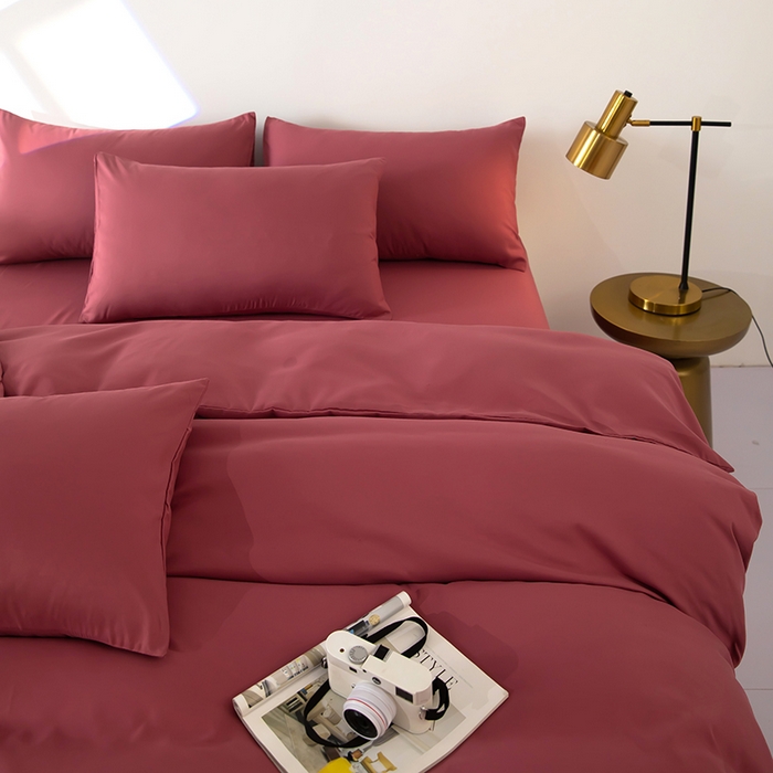 91家纺网 家纺一手货源 找家纺 梦莱家纺 2024新款亲肤磨毛纯色拼色轻奢系列四件套 深红