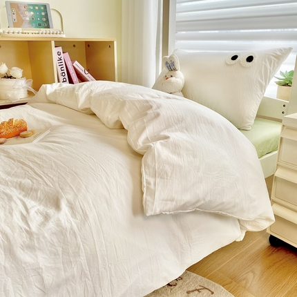 91家纺网 家纺一手货源 找家纺 悦织湾家纺 2025新款水洗棉纯色条纹小眼睛学生宿舍三件套 小眼睛奶白