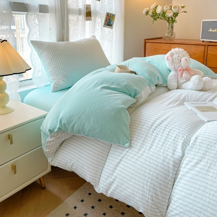 91家纺网 家纺一手货源 找家纺 悦织湾家纺 2025新款水洗棉纯色条纹小眼睛学生宿舍三件套 良品条纹青绿