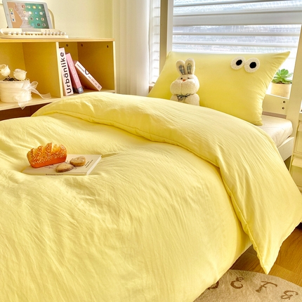 91家纺网 家纺一手货源 找家纺 悦织湾家纺 2025新款水洗棉纯色条纹小眼睛学生宿舍三件套 小眼睛奶黄