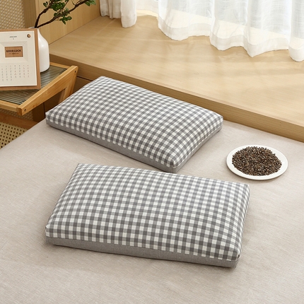 91家纺网 家纺一手货源 找家纺 （总）梦叶草 2024新款全棉水洗棉A版格子B版纯色双拼荞麦枕芯