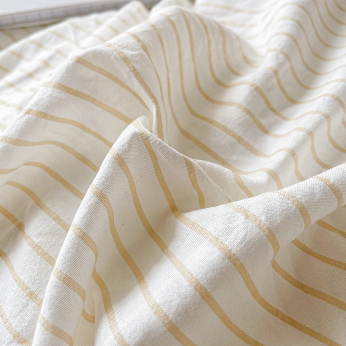 91家纺网 家纺一手货源 找家纺 悦织湾家纺 2025新款水洗棉纯色条纹小眼睛学生宿舍三件套 良品条纹驼