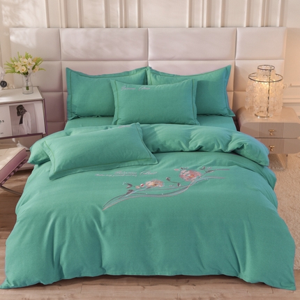 91家纺网 家纺一手货源 找家纺 （总）磨毛世家家纺 2025秋冬新款素色加厚绣花四件套纯色