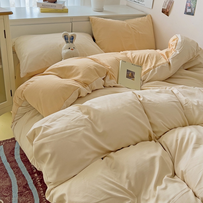 91家纺网 家纺一手货源 找家纺 卡迪熊家纺 2024新款亲肤水洗m学生四件套 奶黄+杏色