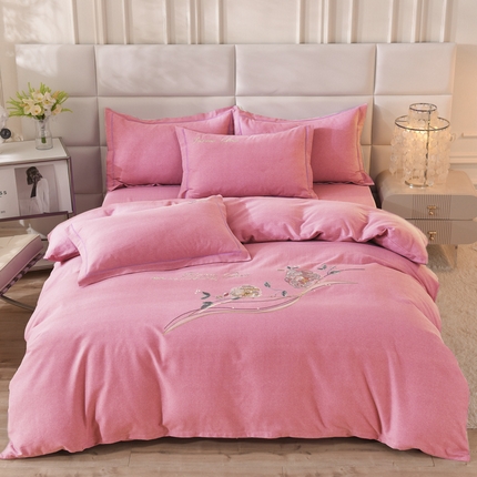 91家纺网 家纺一手货源 找家纺 （总）磨毛世家家纺 2025秋冬新款素色加厚绣花四件套纯色