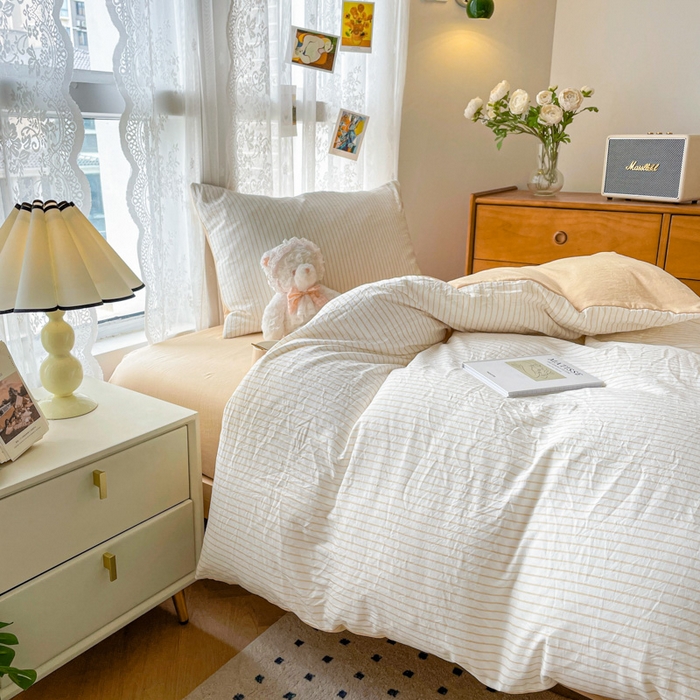 91家纺网 家纺一手货源 找家纺 悦织湾家纺 2025新款水洗棉纯色条纹小眼睛学生宿舍三件套 良品条纹驼