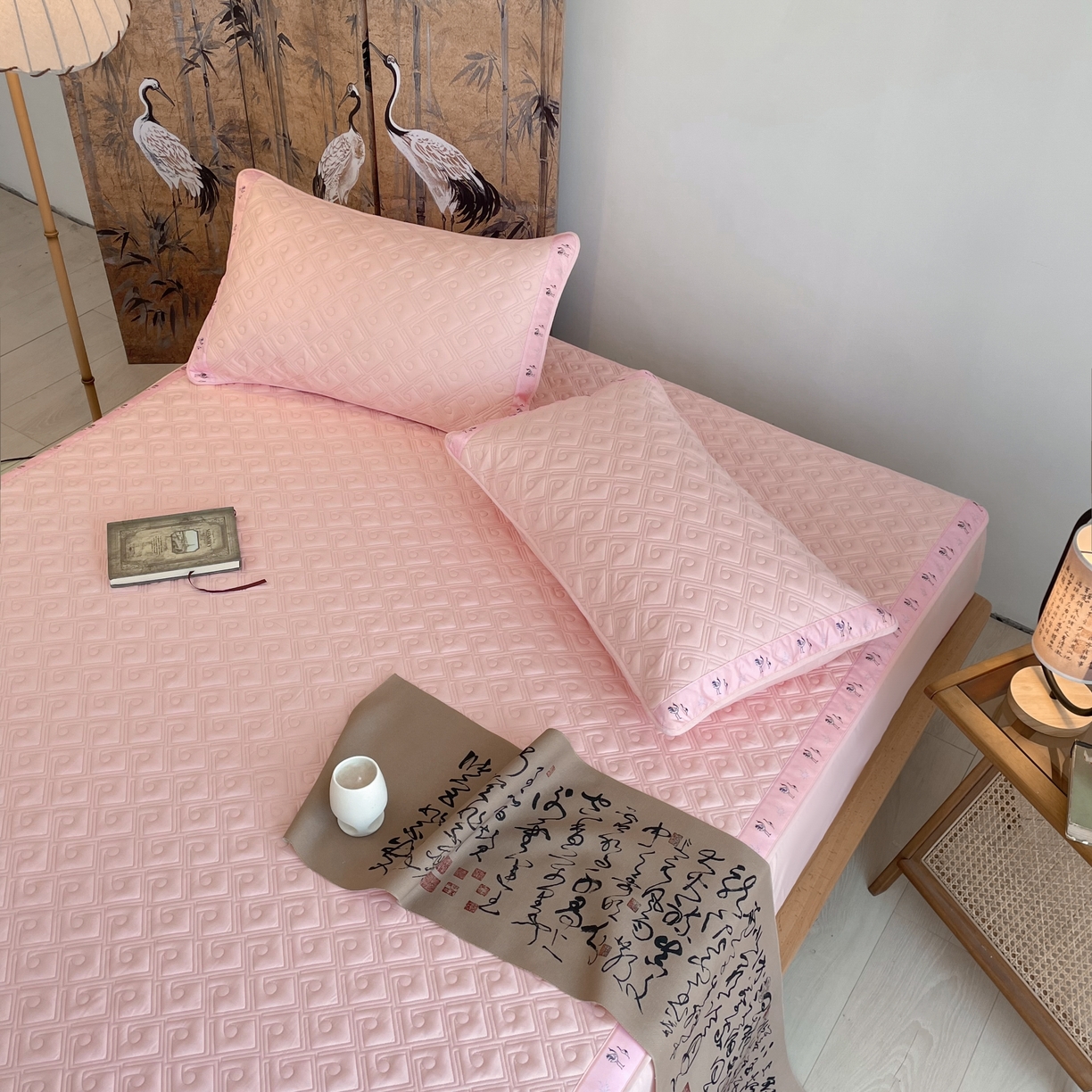 91家纺网 家纺一手货源 找家纺 豪选家纺 2025最新上市秋冬新品爆款国风纯棉新疆棉夹棉床笠四季款   国风-玉色