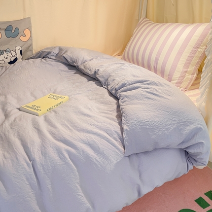 91家纺网 家纺一手货源 找家纺 悦织湾家纺 2025新款水洗棉纯色条纹小眼睛学生宿舍三件套 雅紫中条