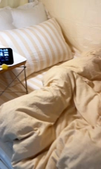 91家纺网 家纺一手货源 找家纺 悦织湾家纺 2025新款水洗棉纯色条纹小眼睛学生宿舍三件套 浅驼中条