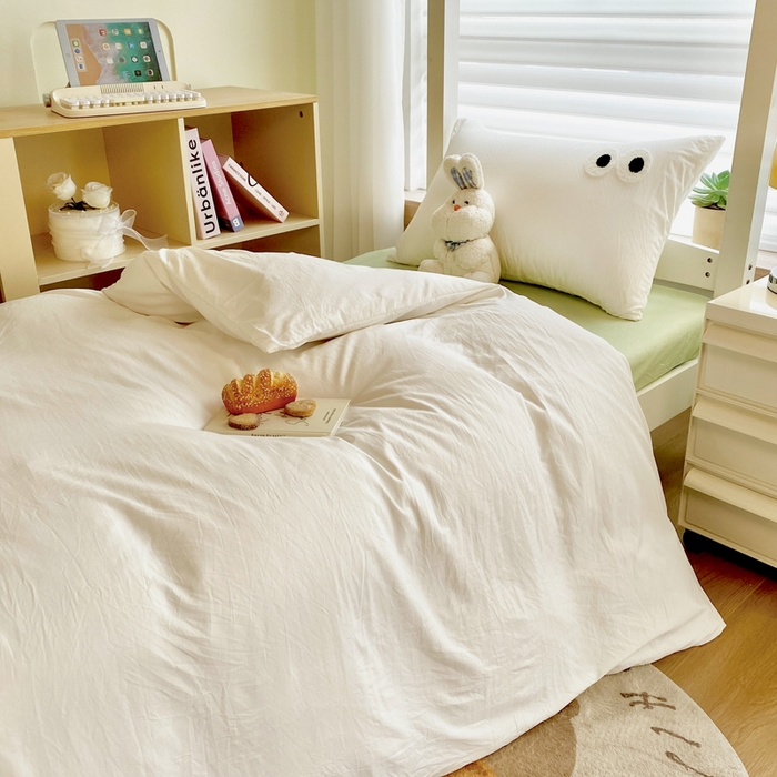 91家纺网 家纺一手货源 找家纺 悦织湾家纺 2025新款水洗棉纯色条纹小眼睛学生宿舍三件套 小眼睛奶白