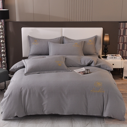 91家纺网 家纺一手货源 找家纺 （总）磨毛世家家纺 2025秋冬新款素色加厚绣花四件套纯色