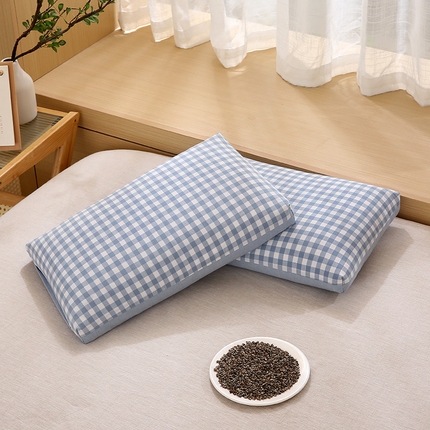 91家纺网 家纺一手货源 找家纺 梦叶草 2024新款全棉水洗棉A版格子B版纯色双拼荞麦枕芯 蓝色格子+蓝色素色荞麦枕40*70cm/只