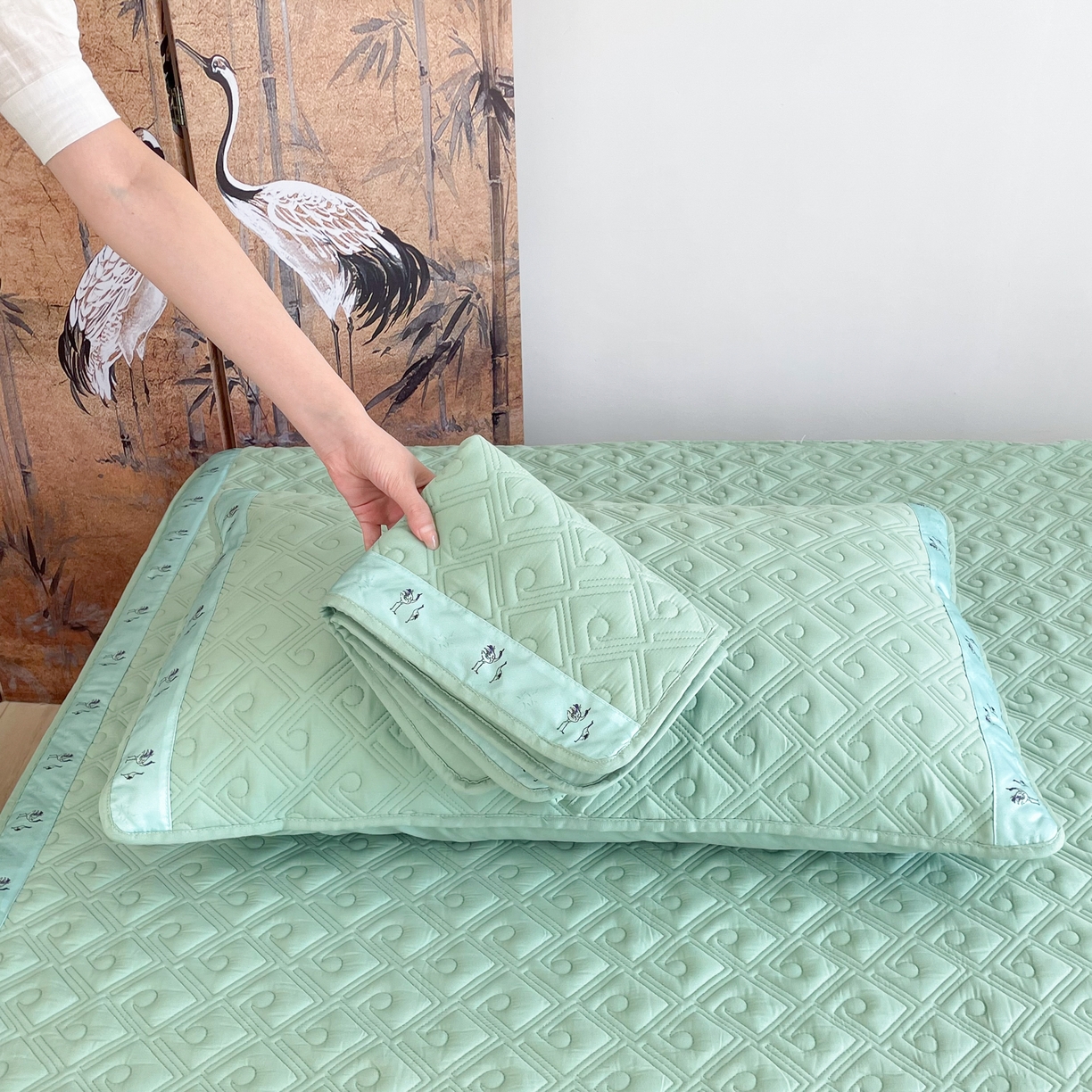 91家纺网 家纺一手货源 找家纺 豪选家纺 2025最新上市秋冬新品爆款国风纯棉新疆棉夹棉床笠四季款   国风-水绿