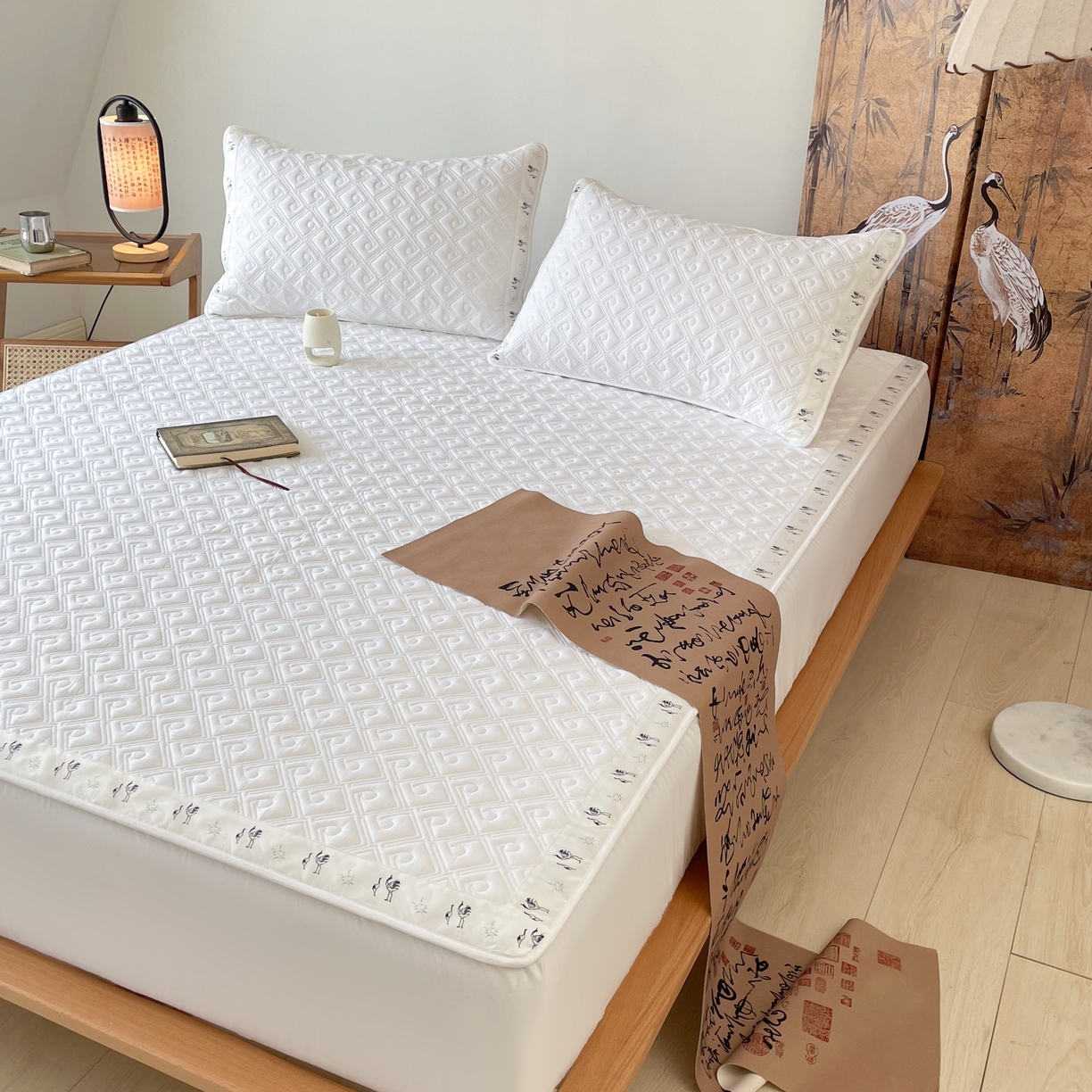 91家纺网 家纺一手货源 找家纺 豪选家纺 2025最新上市秋冬新品爆款国风纯棉新疆棉夹棉床笠四季款   国风-白色