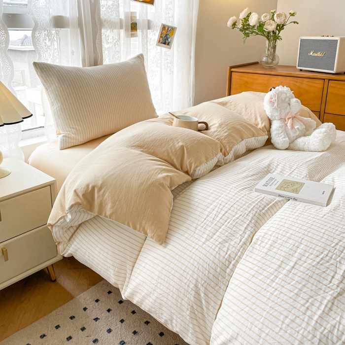 91家纺网 家纺一手货源 找家纺 悦织湾家纺 2025新款水洗棉纯色条纹小眼睛学生宿舍三件套 良品条纹驼