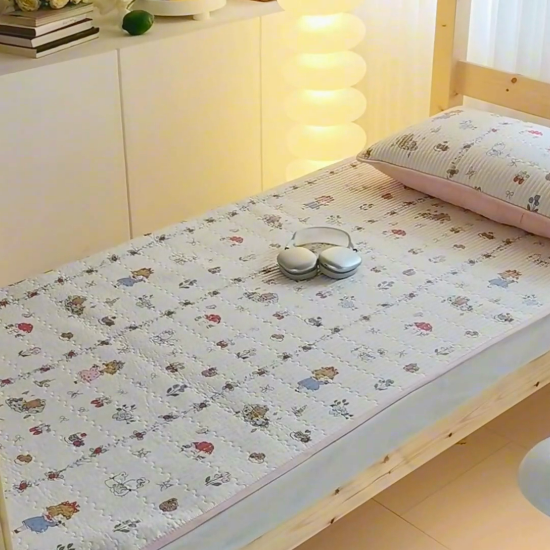 91家纺网 家纺一手货源 找家纺 X猫先生  2024新款小清新印花全棉床盖学生床盖套件-跑量款 5蛋糕女孩