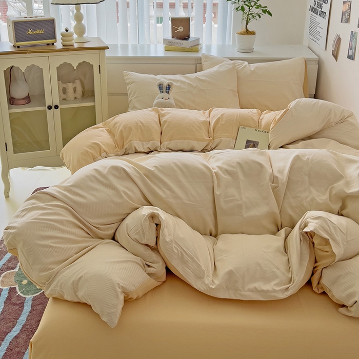 91家纺网 家纺一手货源 找家纺 卡迪熊家纺 2024新款亲肤水洗m学生四件套 奶黄+杏色