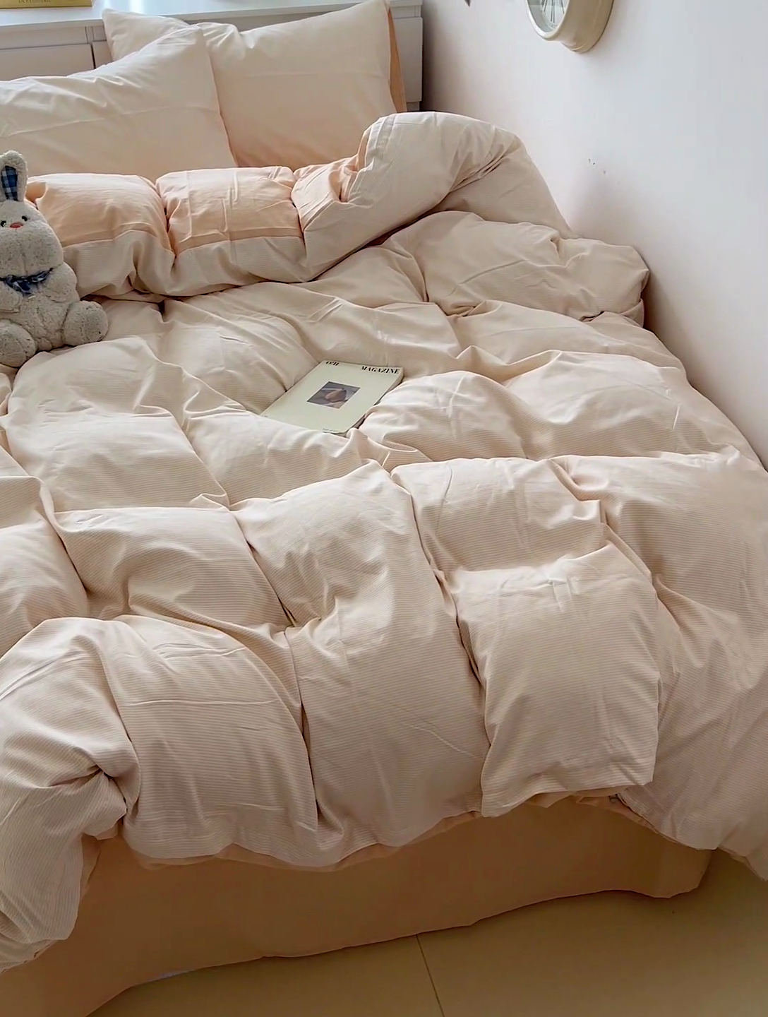 91家纺网 家纺一手货源 找家纺 卡迪熊家纺 2024新款亲肤水洗m学生四件套 奶黄+杏色