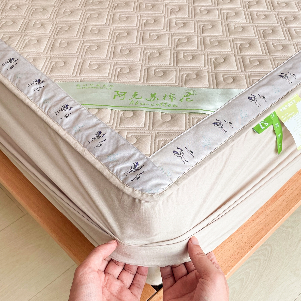 91家纺网 家纺一手货源 找家纺 豪选家纺 2025最新上市秋冬新品爆款国风纯棉新疆棉夹棉床笠四季款   国风-浅驼