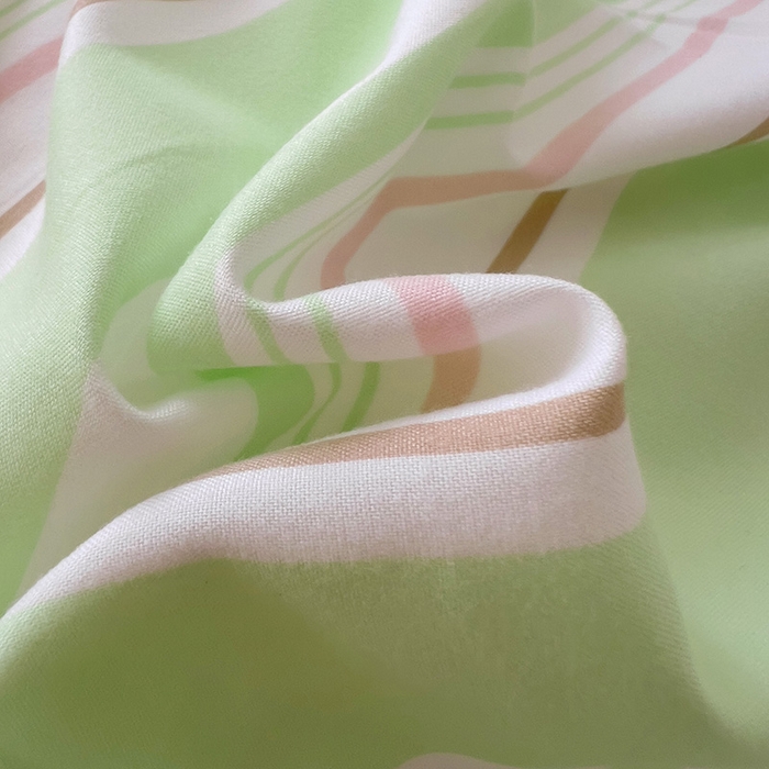 91家纺网 家纺一手货源 找家纺 卡迪熊家纺 2024新款亲肤水洗m学生四件套 条纹-绿拼杏