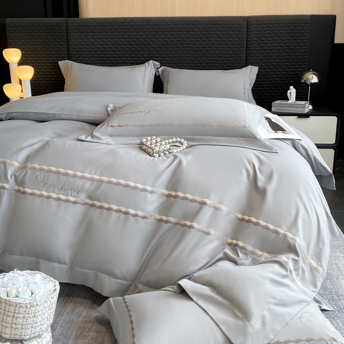 91家纺网 家纺一手货源 找家纺  青柚 2024新款亲肤棉磨毛轻奢刺绣四件套-邂逅 邂逅-绅士灰