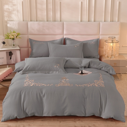 91家纺网 家纺一手货源 找家纺 （总）磨毛世家家纺 2025秋冬新款素色加厚绣花四件套纯色