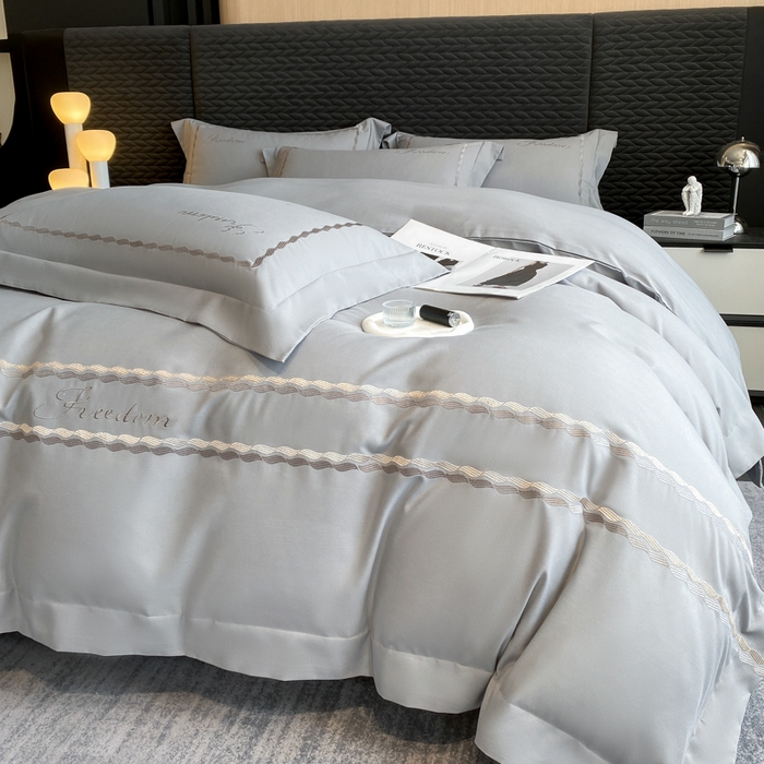 91家纺网 家纺一手货源 找家纺  青柚 2024新款亲肤棉磨毛轻奢刺绣四件套-邂逅 邂逅-绅士灰