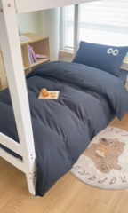 91家纺网 家纺一手货源 找家纺 悦织湾家纺 2025新款水洗棉纯色条纹小眼睛学生宿舍三件套 小眼睛酷黑