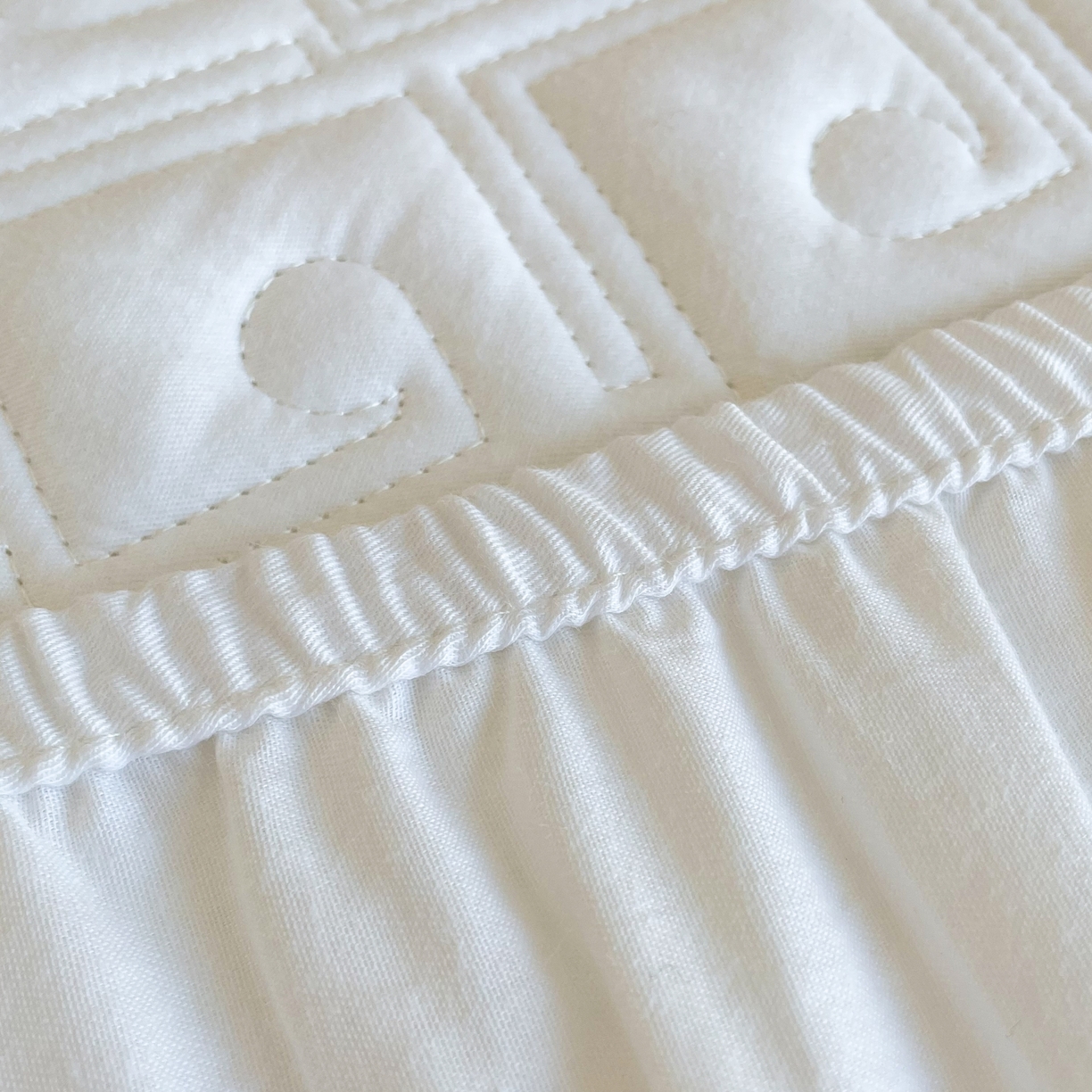 91家纺网 家纺一手货源 找家纺 豪选家纺 2025最新上市秋冬新品爆款国风纯棉新疆棉夹棉床笠四季款   国风-白色